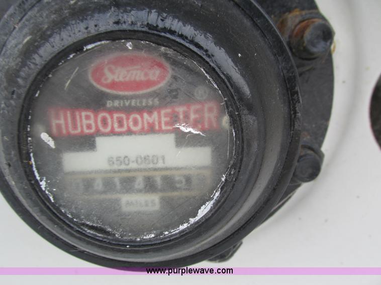 image for item I4086 1998 Volvo WG 64 Jetter vacuum truck