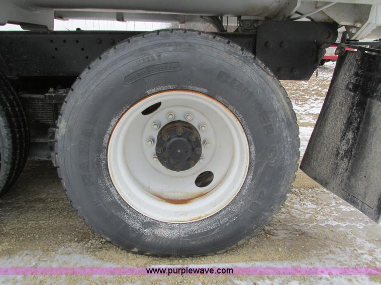 image for item I4086 1998 Volvo WG 64 Jetter vacuum truck