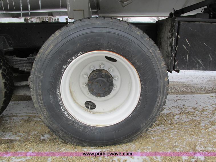 image for item I4086 1998 Volvo WG 64 Jetter vacuum truck