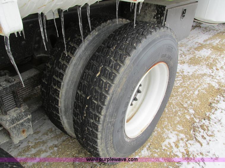 image for item I4086 1998 Volvo WG 64 Jetter vacuum truck