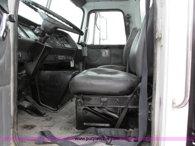 image for item I4086 1998 Volvo WG 64 Jetter vacuum truck