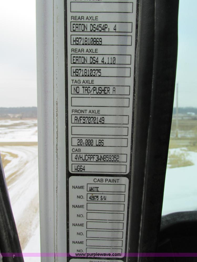 image for item I4086 1998 Volvo WG 64 Jetter vacuum truck