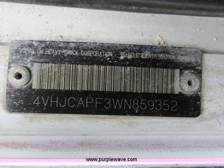 image for item I4086 1998 Volvo WG 64 Jetter vacuum truck