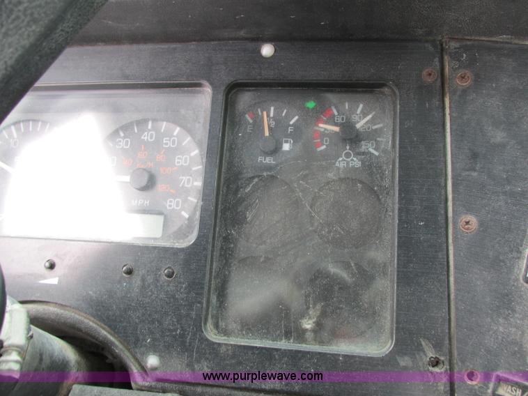 image for item I4086 1998 Volvo WG 64 Jetter vacuum truck