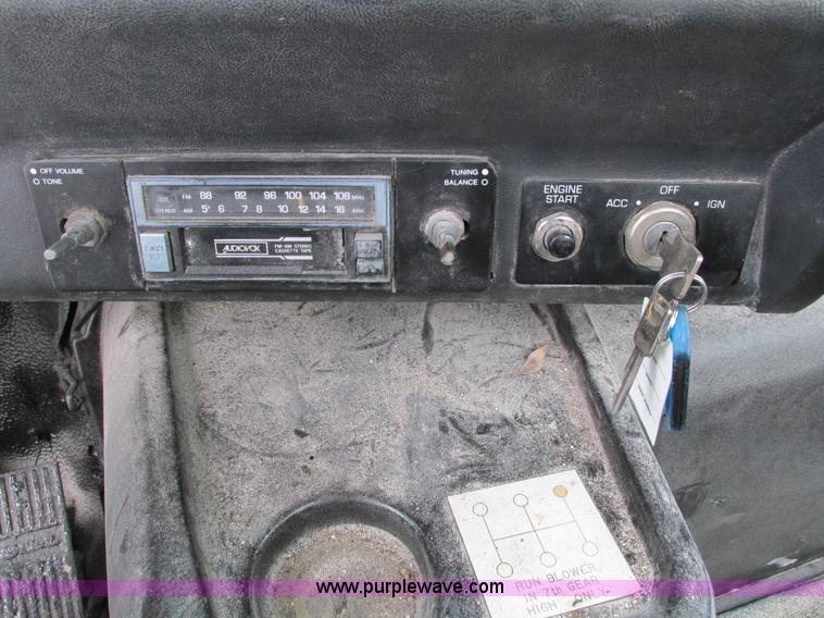 image for item I4086 1998 Volvo WG 64 Jetter vacuum truck