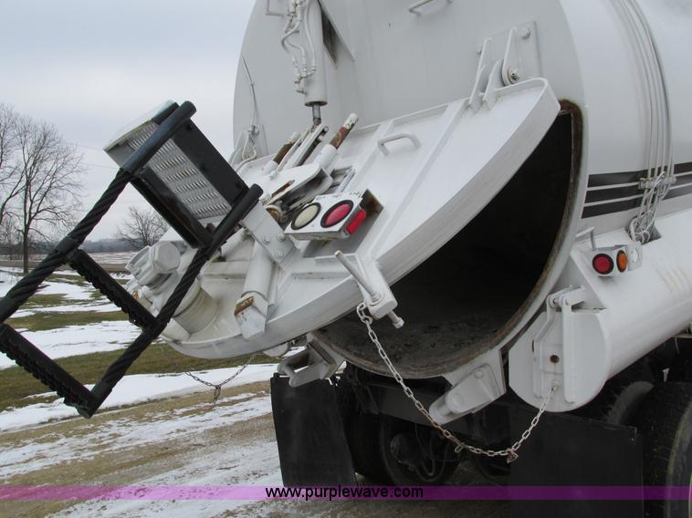 image for item I4086 1998 Volvo WG 64 Jetter vacuum truck