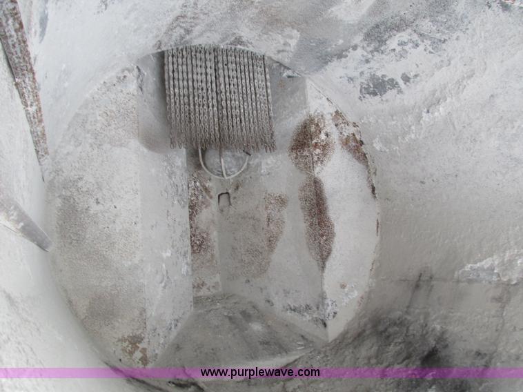 image for item I4086 1998 Volvo WG 64 Jetter vacuum truck