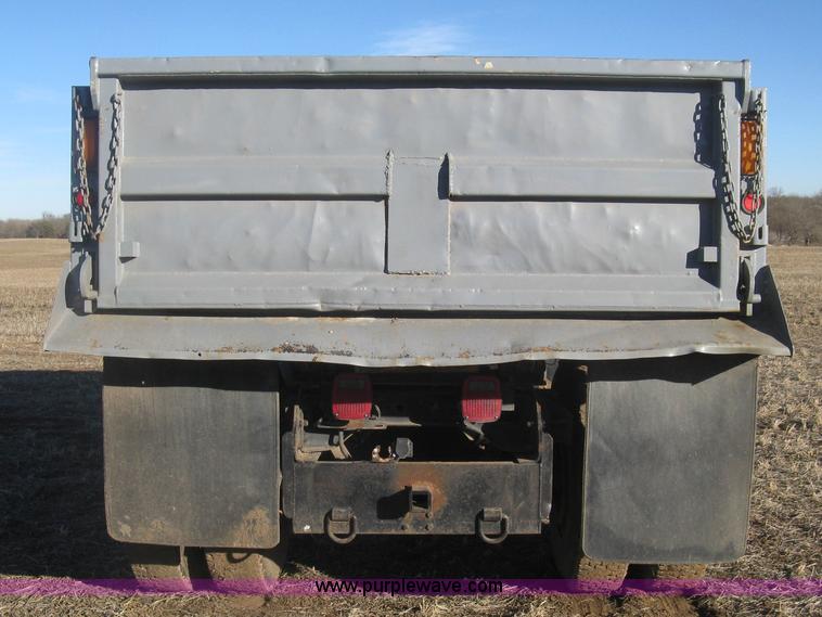 image for item K2782 1995 International 4700 dump truck