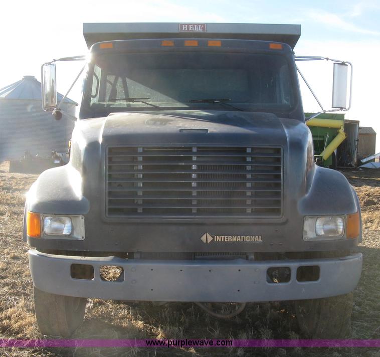 image for item K2782 1995 International 4700 dump truck