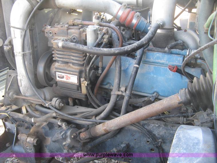 image for item K2782 1995 International 4700 dump truck