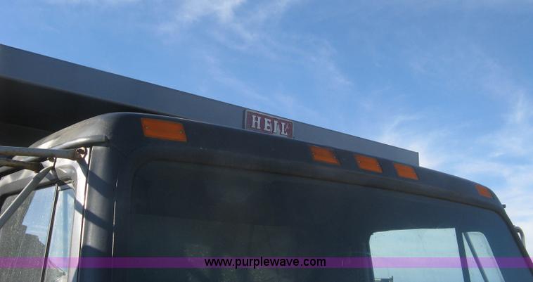 image for item K2782 1995 International 4700 dump truck