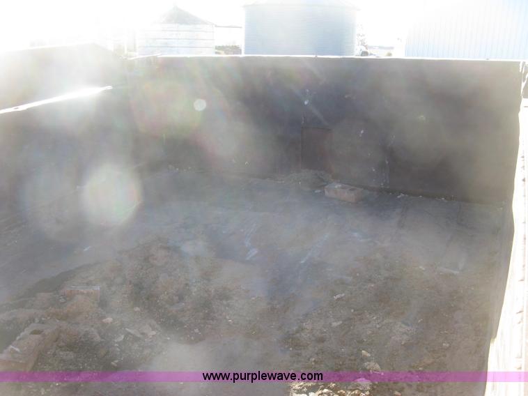 image for item K2782 1995 International 4700 dump truck