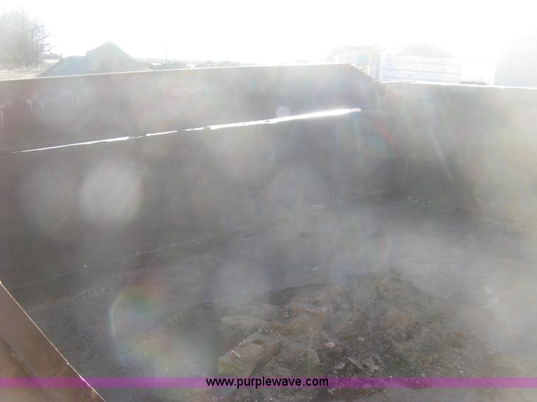 image for item K2782 1995 International 4700 dump truck