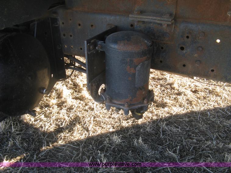 image for item K2782 1995 International 4700 dump truck