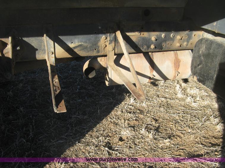 image for item K2782 1995 International 4700 dump truck