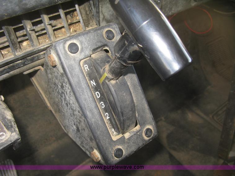 image for item K2782 1995 International 4700 dump truck