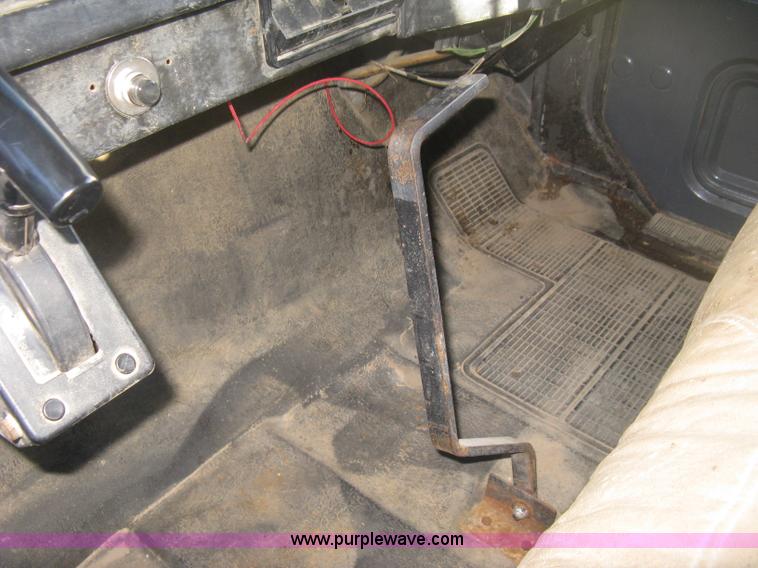 image for item K2782 1995 International 4700 dump truck