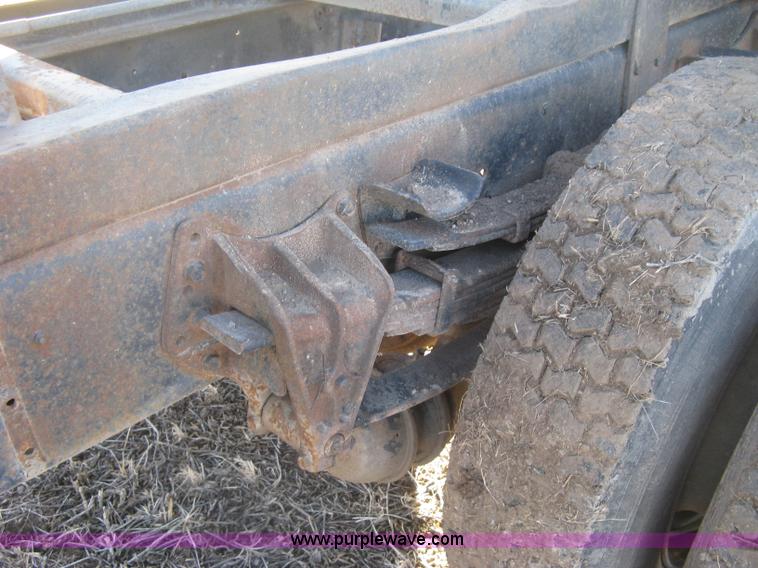 image for item K2782 1995 International 4700 dump truck