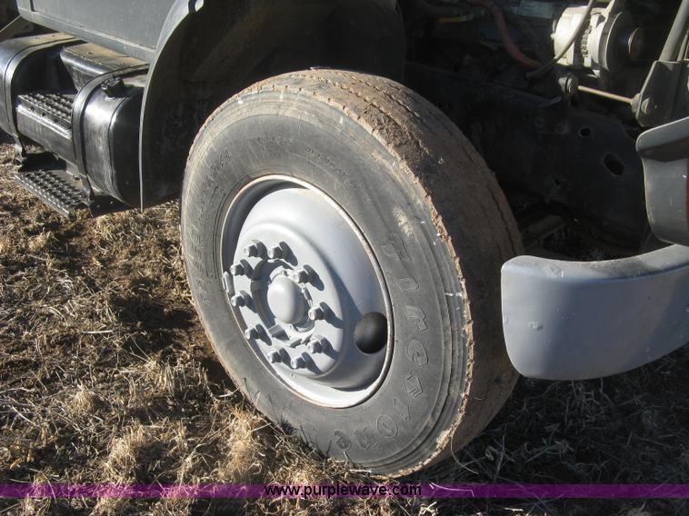 image for item K2782 1995 International 4700 dump truck