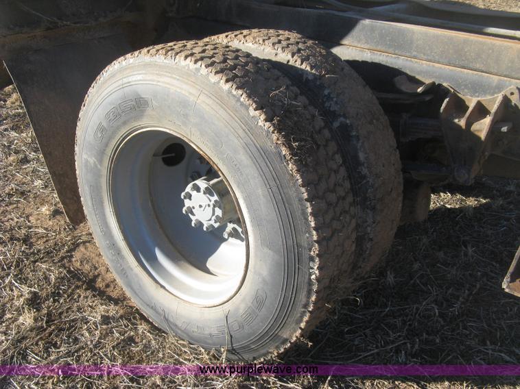 image for item K2782 1995 International 4700 dump truck