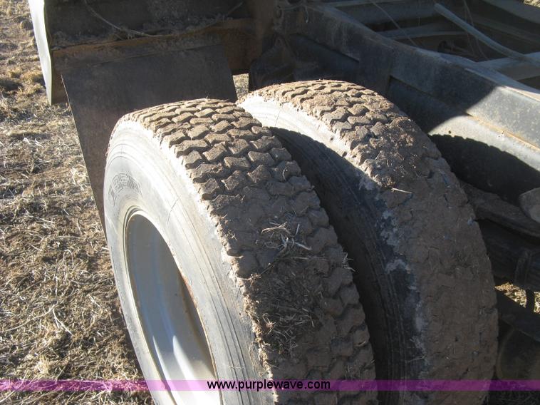 image for item K2782 1995 International 4700 dump truck