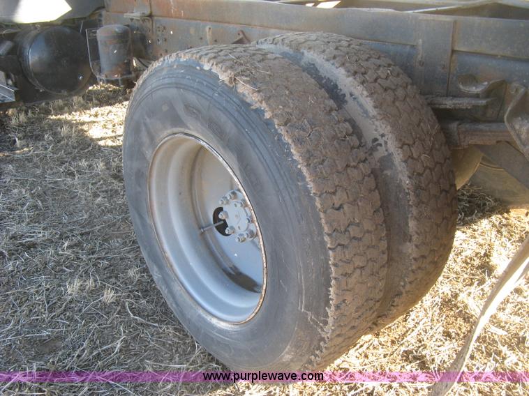 image for item K2782 1995 International 4700 dump truck