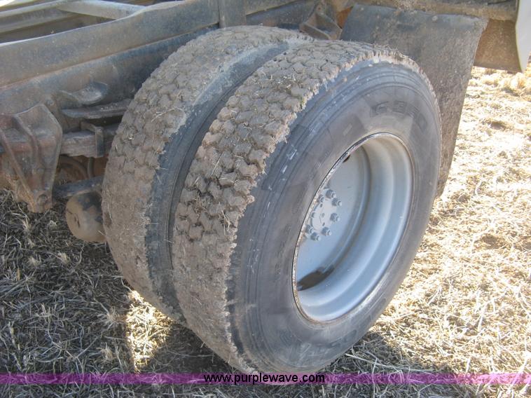 image for item K2782 1995 International 4700 dump truck