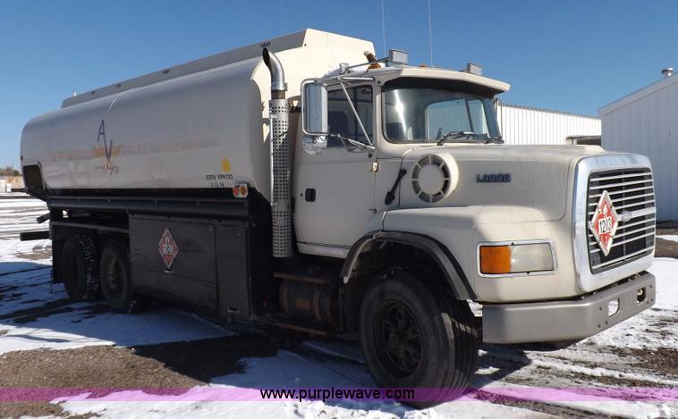 image for item K3031 1995 Ford LTS9000 fuel truck