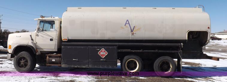 image for item K3031 1995 Ford LTS9000 fuel truck