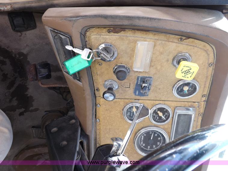 image for item K3031 1995 Ford LTS9000 fuel truck