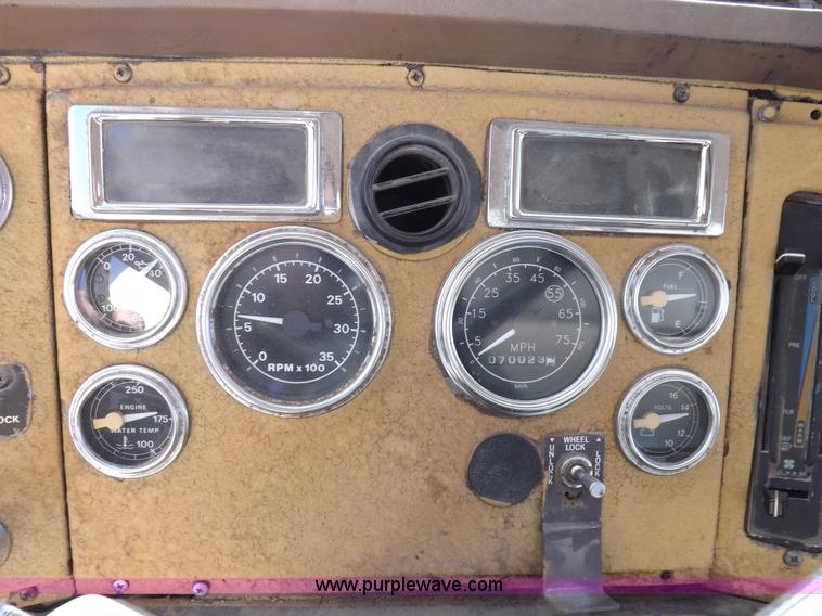 image for item K3031 1995 Ford LTS9000 fuel truck