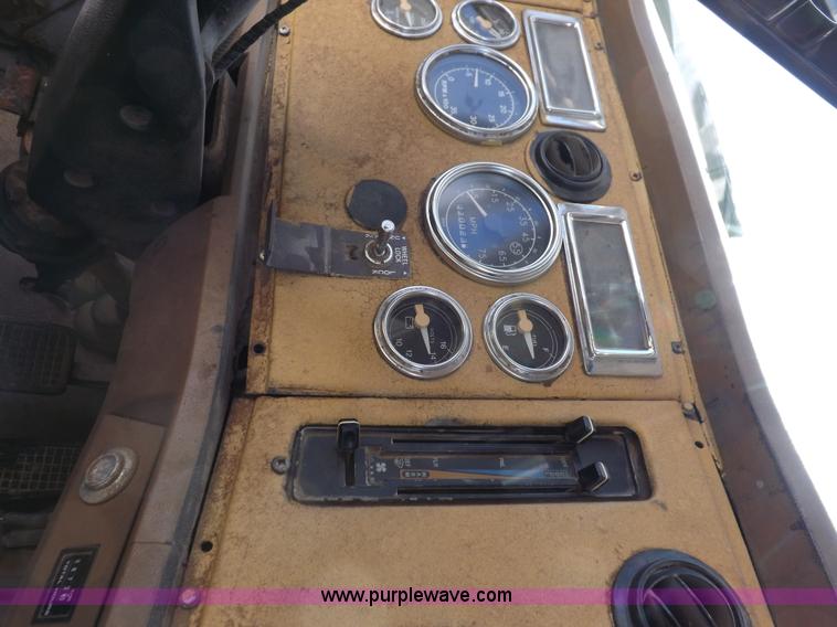 image for item K3031 1995 Ford LTS9000 fuel truck