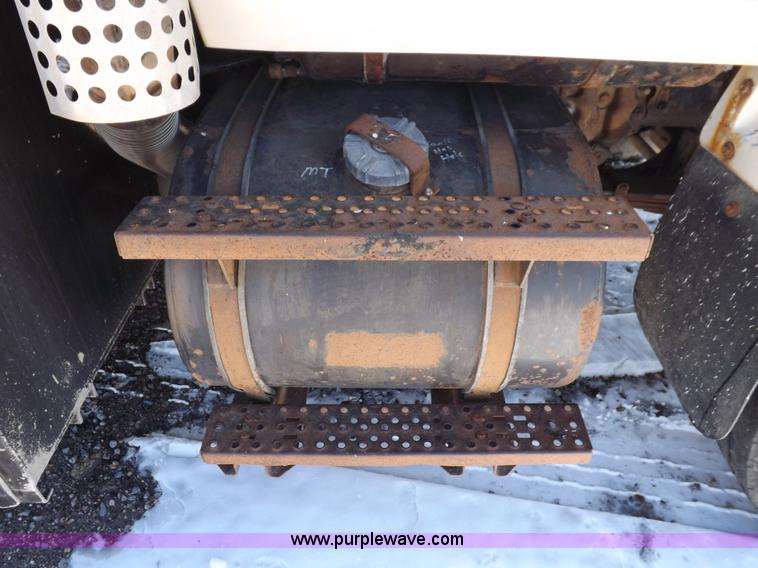 image for item K3031 1995 Ford LTS9000 fuel truck