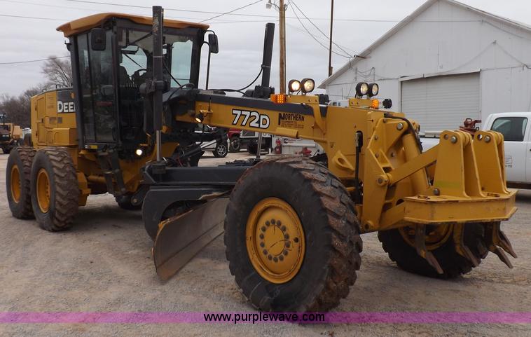 image for item K3115 2008 John Deere 772D articulated motor grader