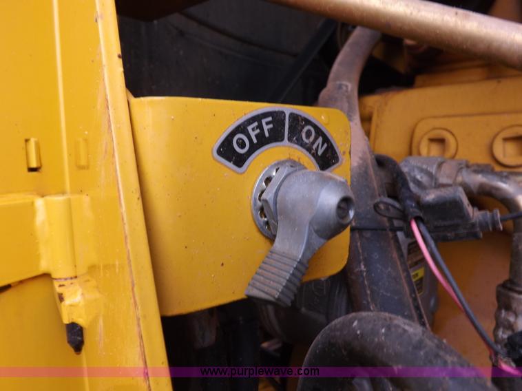 image for item K3115 2008 John Deere 772D articulated motor grader