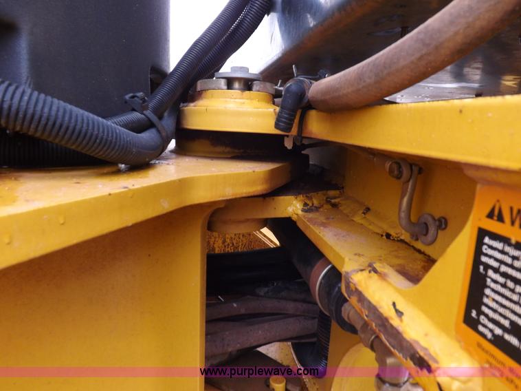 image for item K3115 2008 John Deere 772D articulated motor grader