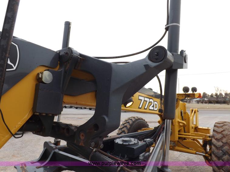 image for item K3115 2008 John Deere 772D articulated motor grader