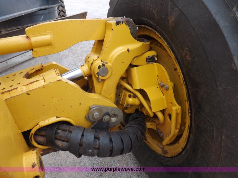 image for item K3115 2008 John Deere 772D articulated motor grader