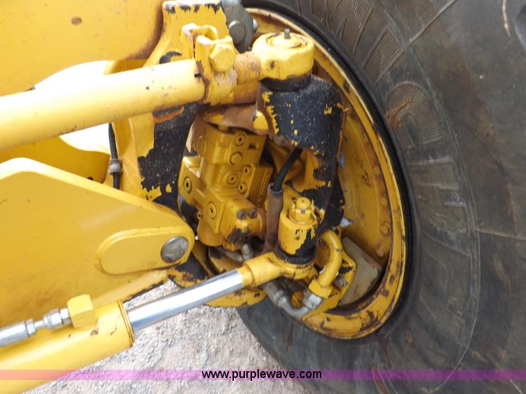 image for item K3115 2008 John Deere 772D articulated motor grader