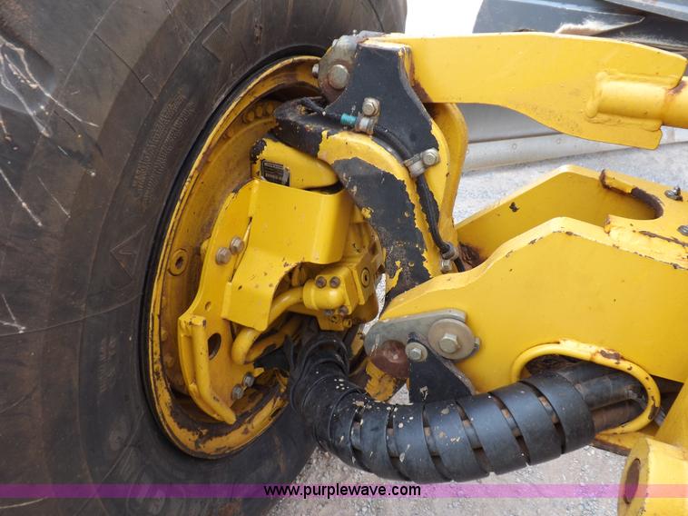 image for item K3115 2008 John Deere 772D articulated motor grader