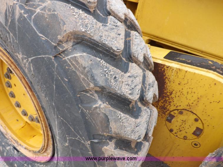 image for item K3115 2008 John Deere 772D articulated motor grader