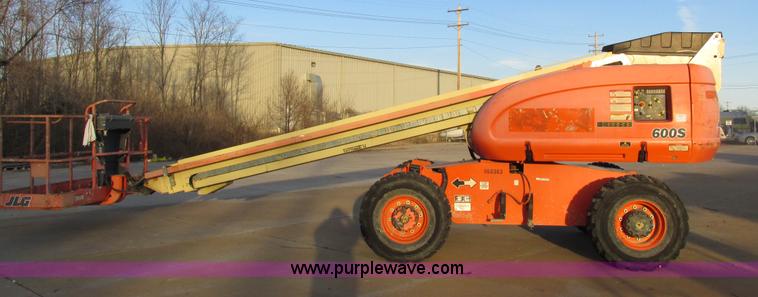 image for item Z9634 2000 JLG 600S boom lift