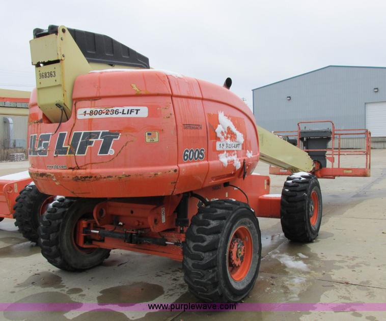 image for item Z9634 2000 JLG 600S boom lift