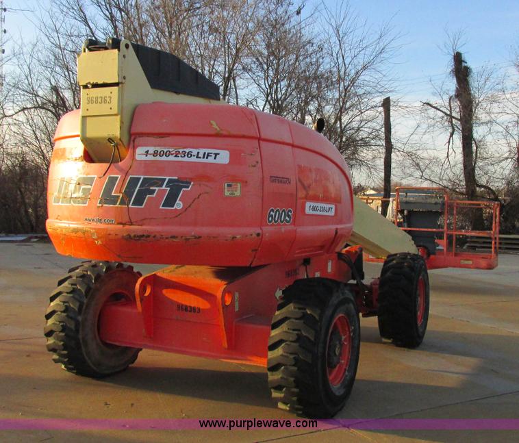 image for item Z9634 2000 JLG 600S boom lift