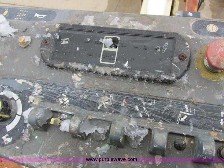 image for item Z9634 2000 JLG 600S boom lift