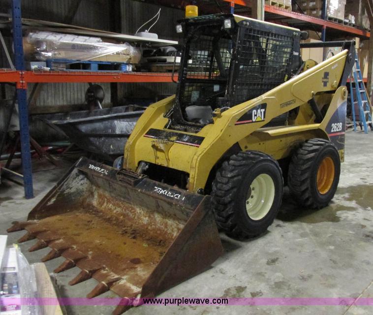 image for item Z9635 2004 Caterpillar 262B skid steer
