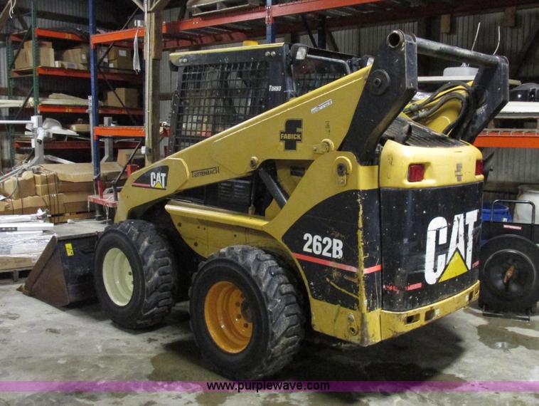 image for item Z9635 2004 Caterpillar 262B skid steer