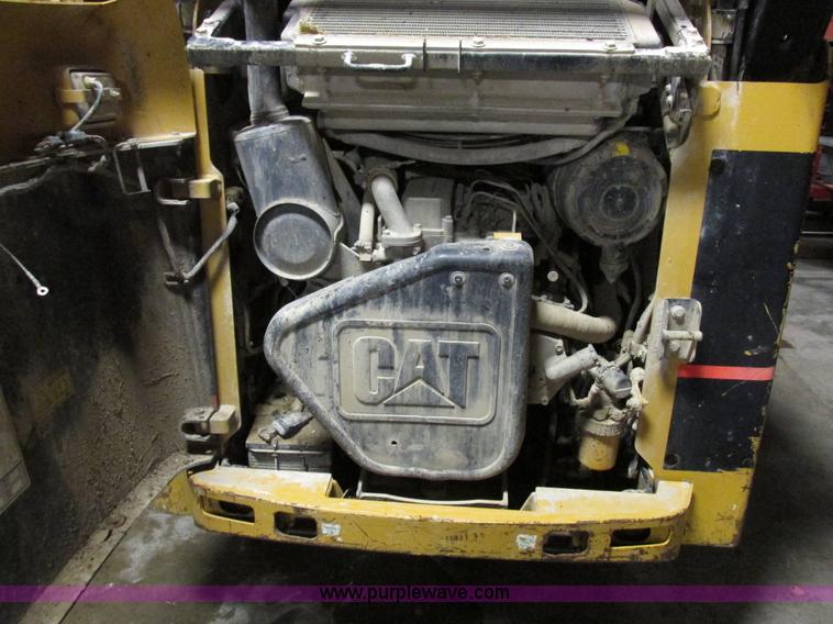 image for item Z9635 2004 Caterpillar 262B skid steer