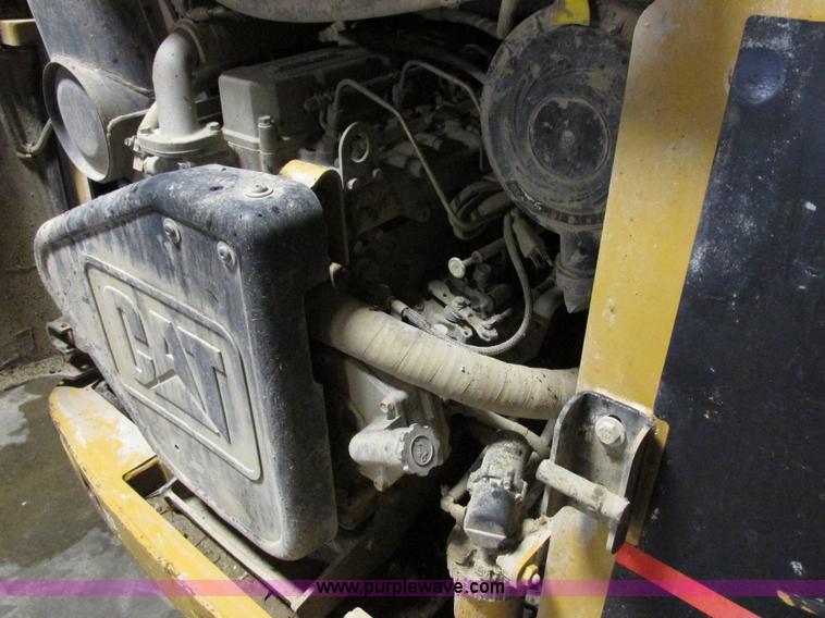 image for item Z9635 2004 Caterpillar 262B skid steer