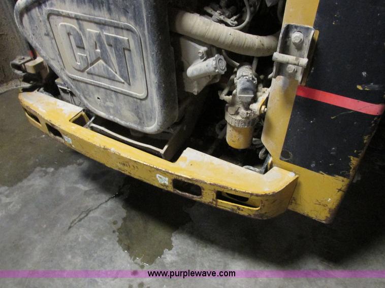 image for item Z9635 2004 Caterpillar 262B skid steer